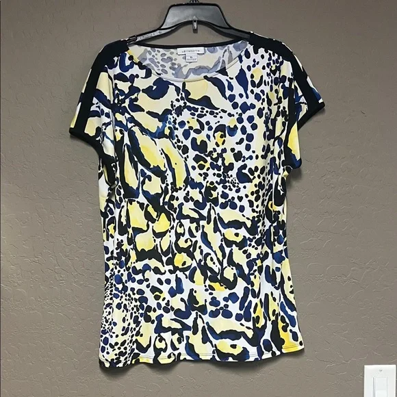 Liz Claiborne Blue and Yellow Abstract Short Sleeve Top - Picture 3 of 7